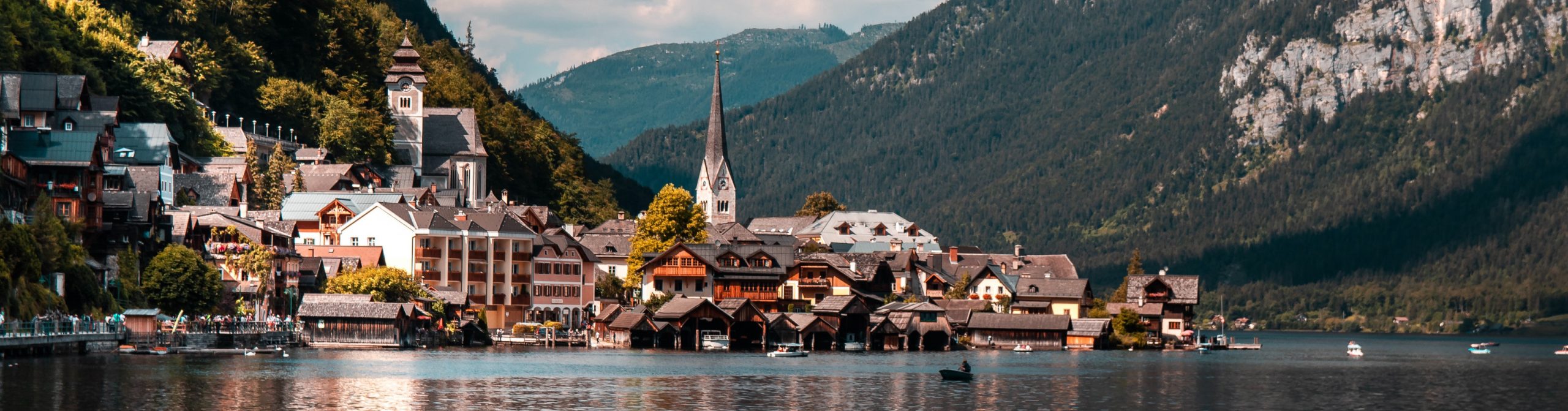 A city on a lake in Austria